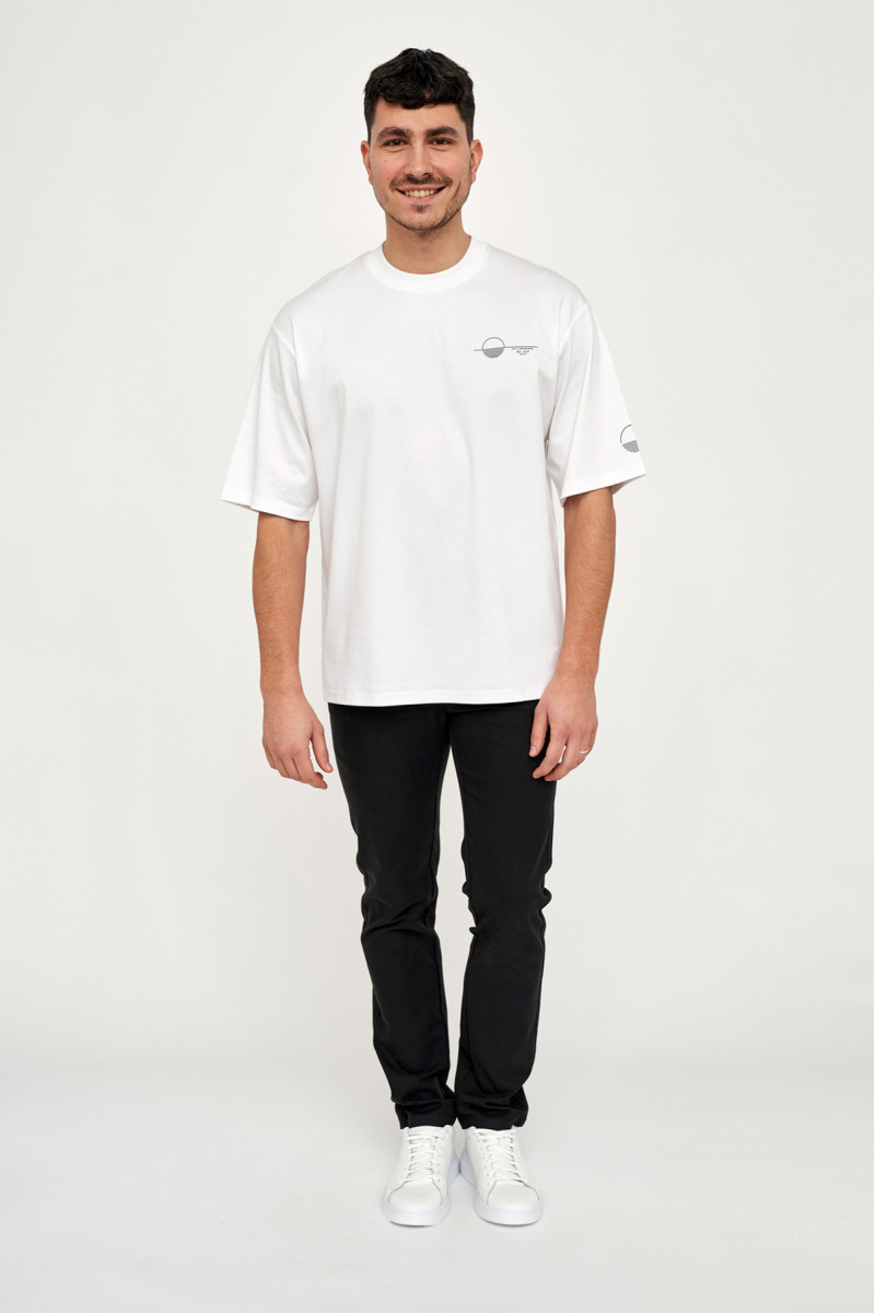 t-shirt villaro biały minimalistyczna grafika przód