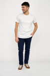 t-shirt męski villaro biały styl casual granatowe spodnie