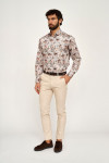 Koszula męska beżowa floral slim fit – ujęcie z boku stylizacja