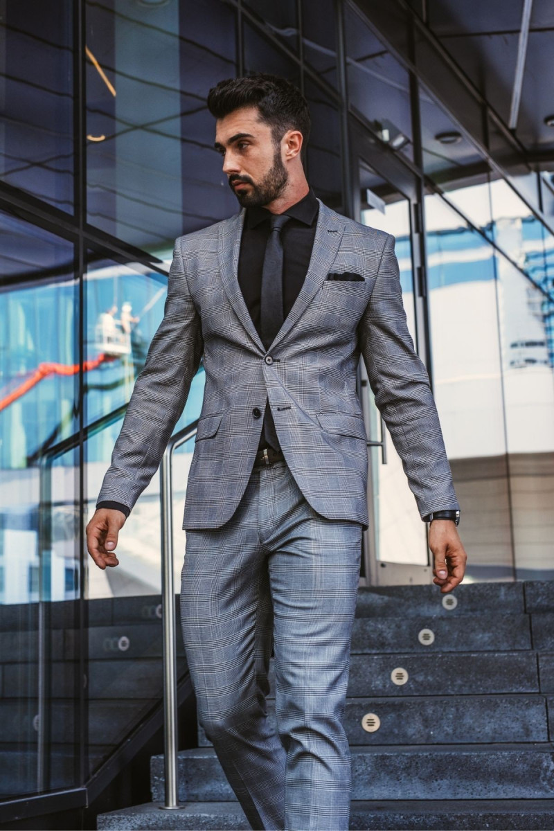 marynarka slim fit z dwoma guzikami