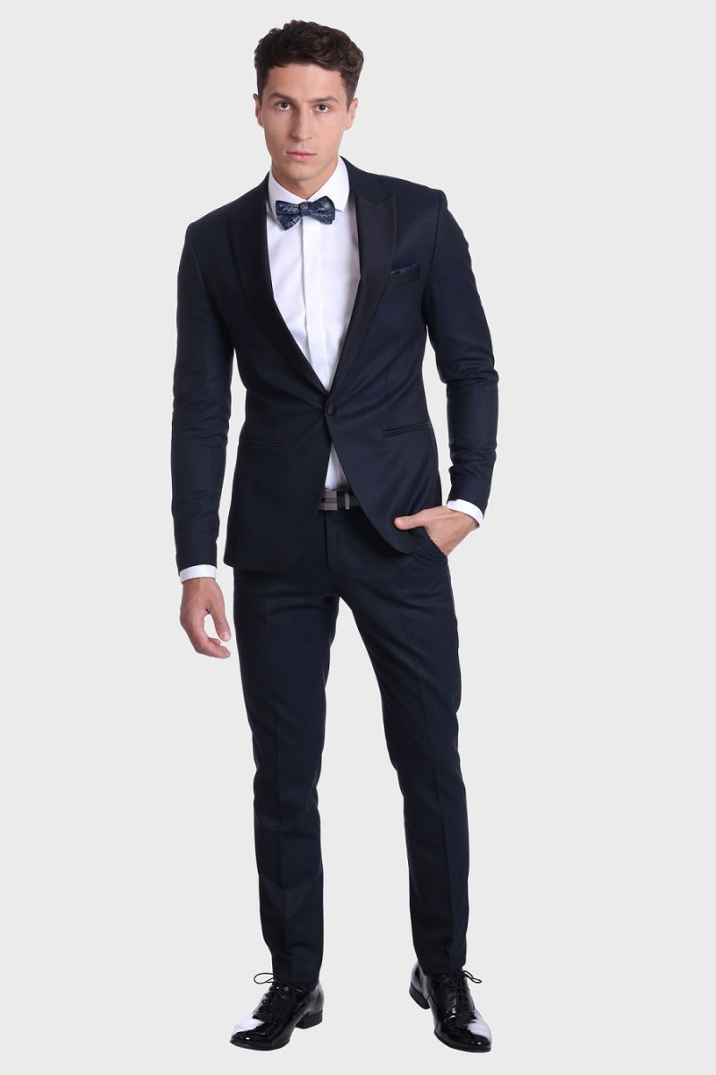 Koszula ślubna biała – widok całej sylwetki