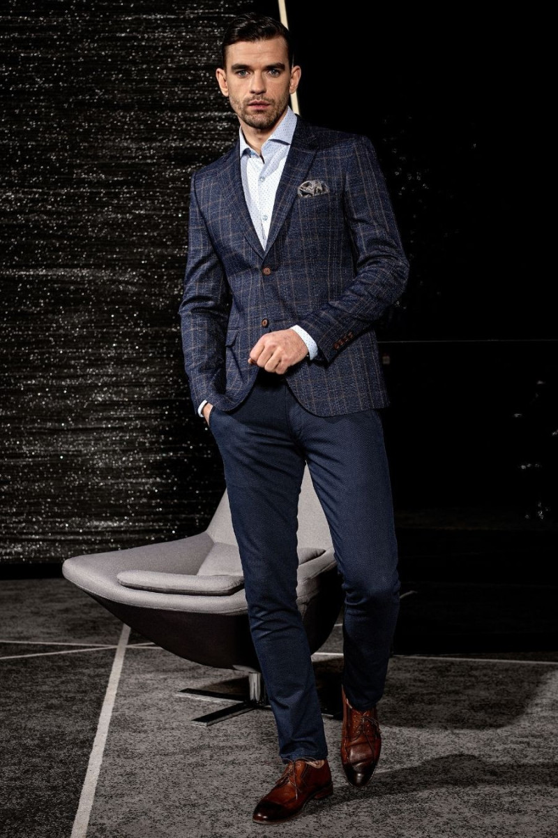 granatowa marynarka męska