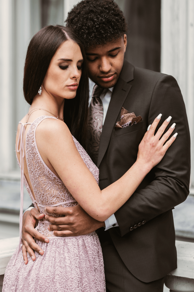 brązowy garnitur męski premium stylizacja weselna