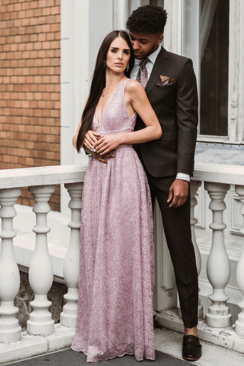 brązowy garnitur męski premium stylizacja ślubna