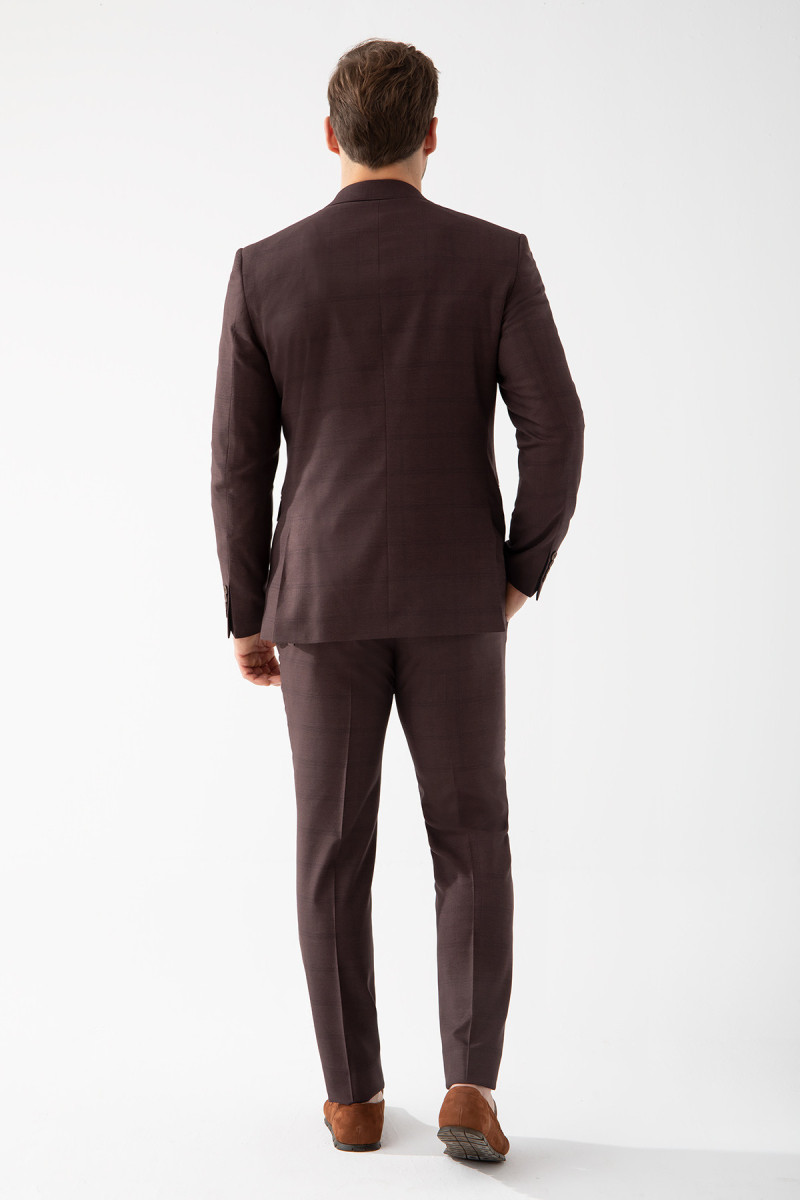 Brązowy garnitur męski wzór delikatna kratka | Villaro